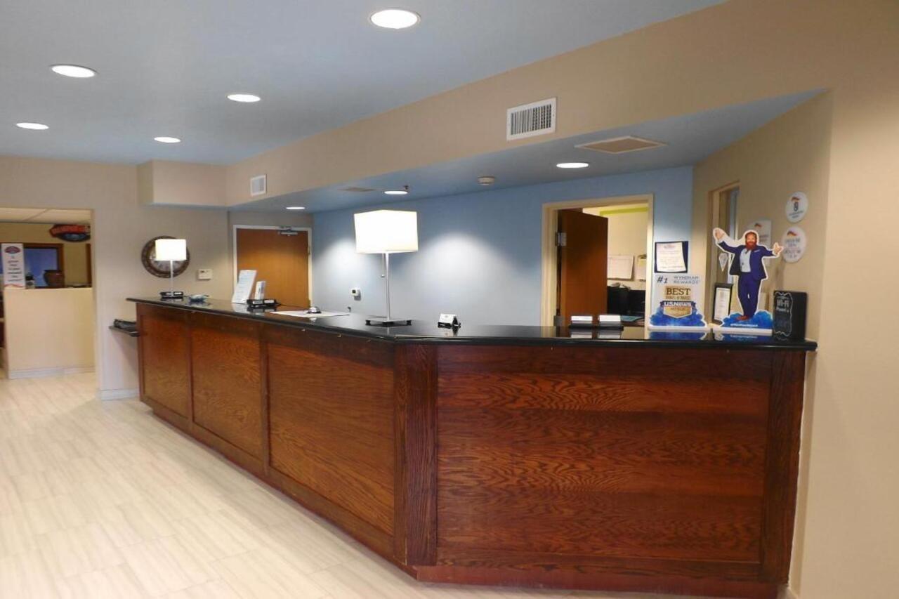 Baymont By Wyndham Roswell Hotel Екстериор снимка