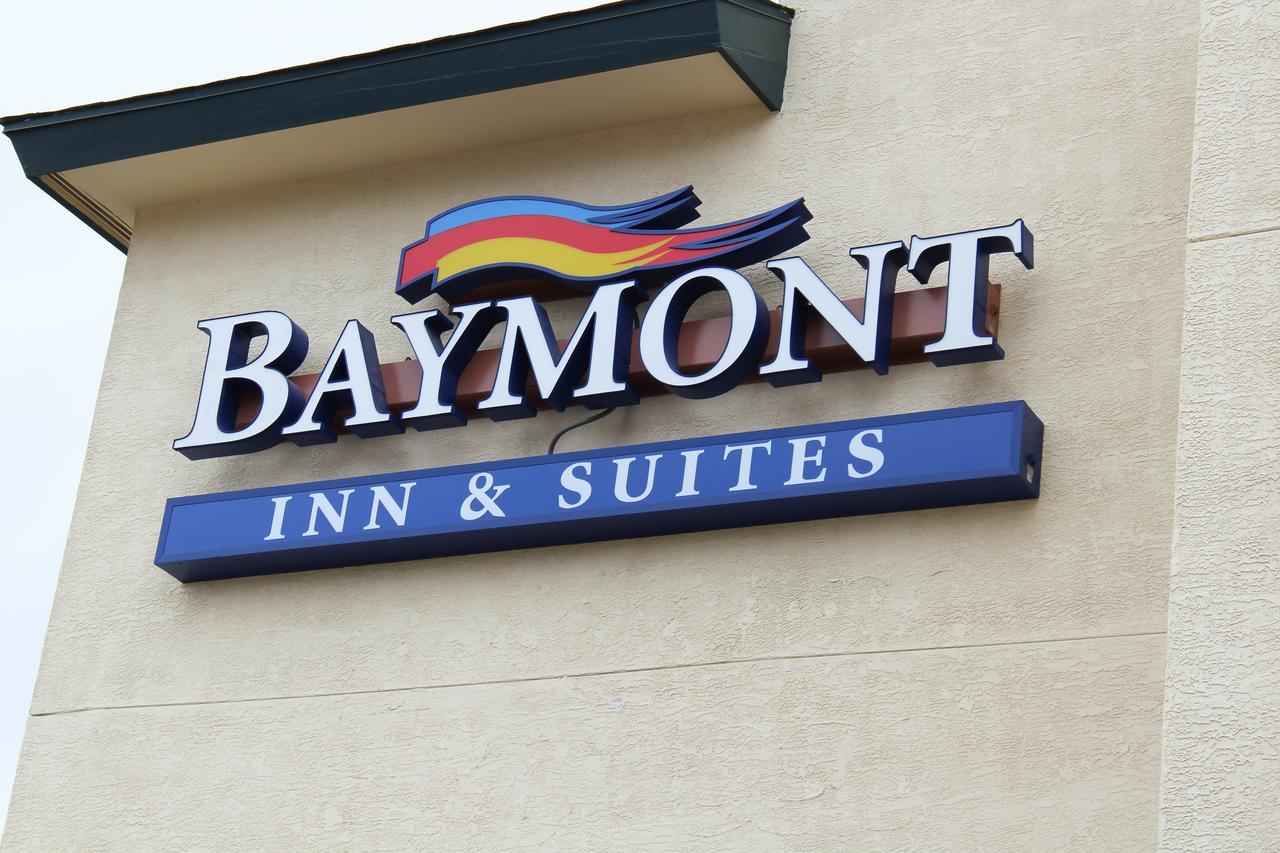 Baymont By Wyndham Roswell Hotel Екстериор снимка