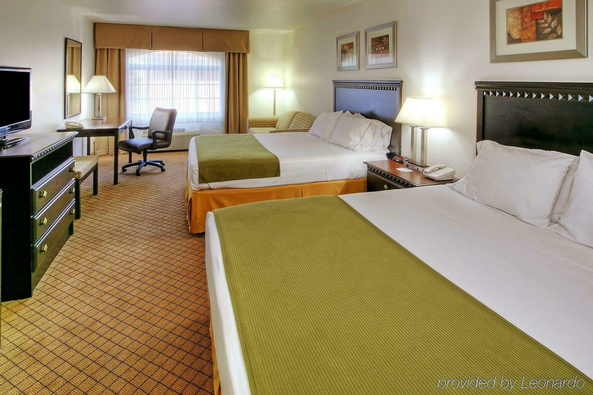Baymont By Wyndham Roswell Hotel Екстериор снимка