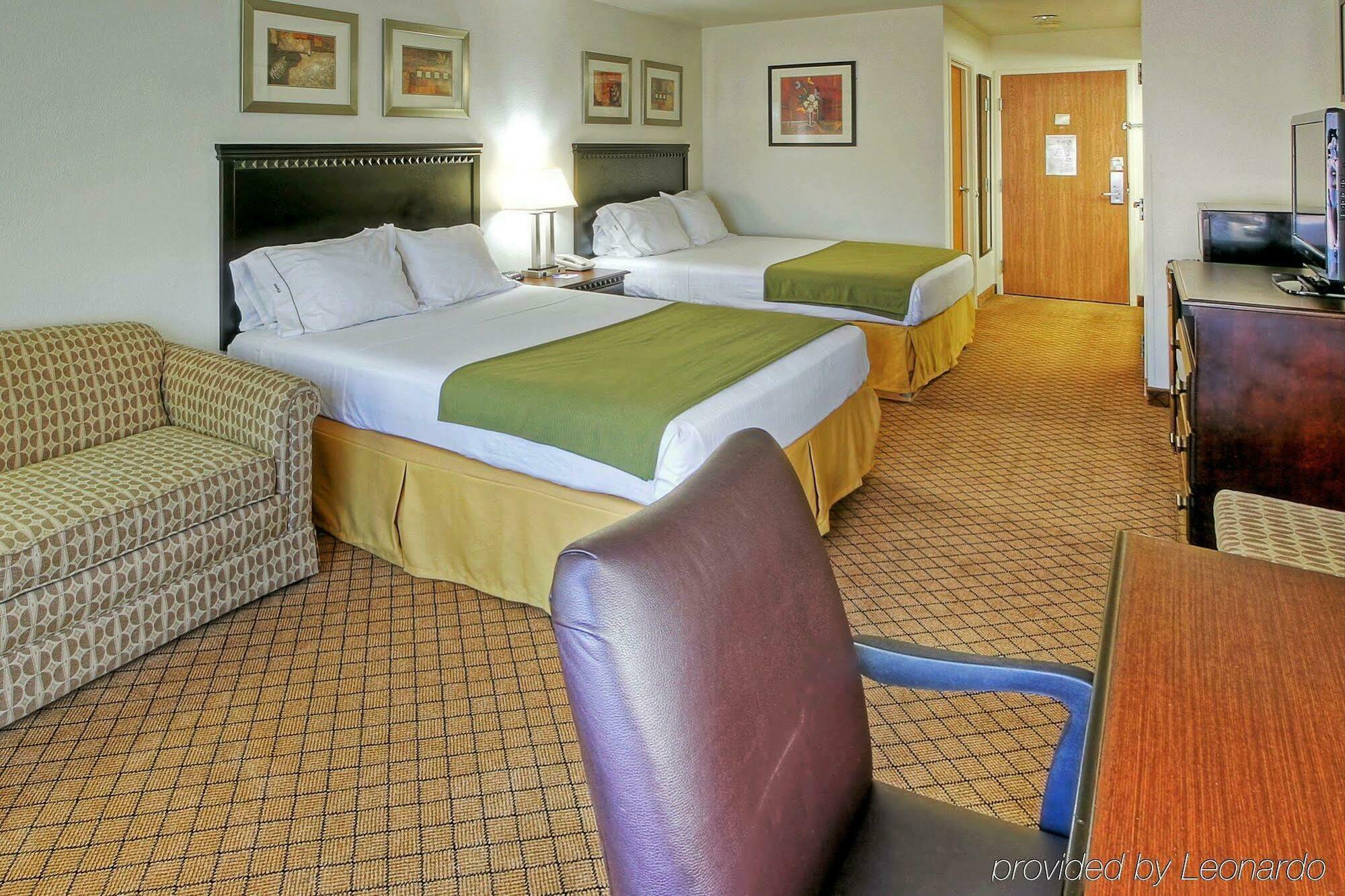 Baymont By Wyndham Roswell Hotel Екстериор снимка